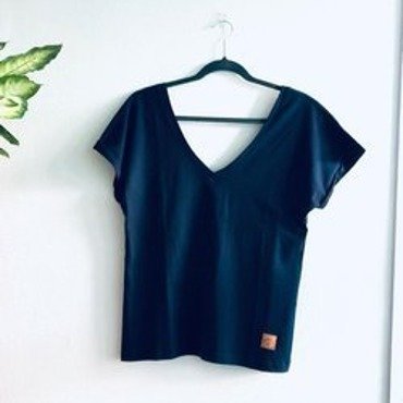 Koszulka Rebeliantka z dwustronnym dekoltem - granatowa