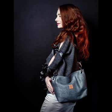 Kleine Damenhandtasche aus Kork - braun