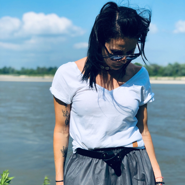 Koszulka Rebeliantka z dwustronnym dekoltem - biała