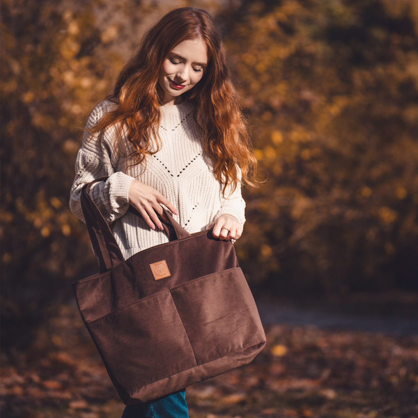 Torba shopper z weluru tapicerskiego "Mili City Vibes" - brązowa