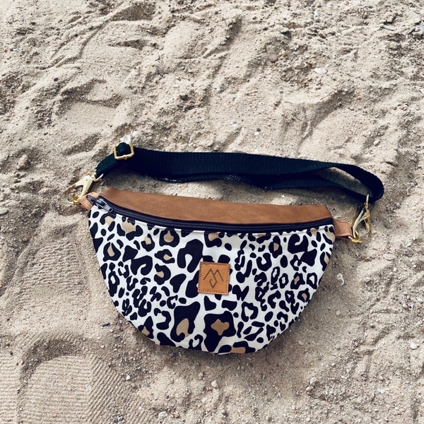 Women's waist bag "Mili Belt Bag M" - leopard print