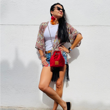 Mała torebka typu worek, na łańcuszku "Mili Glam Bag" - czerwona