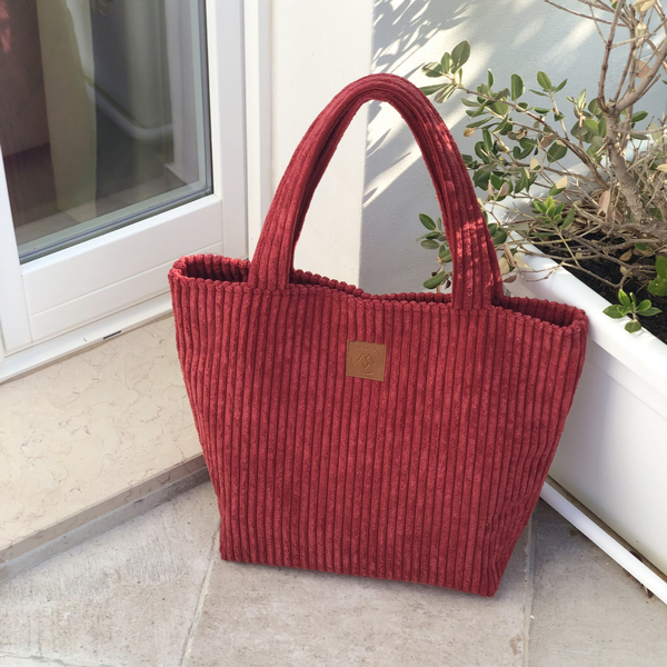 Große Cordtasche "Mili City Vibes" - rot