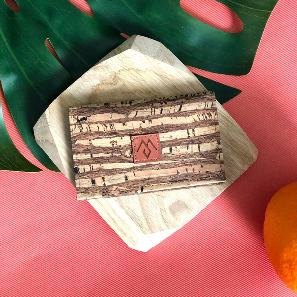 Case, card holder made of cork - beige