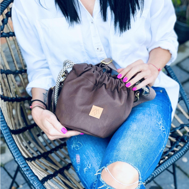 Mała torebka typu worek "Mili Bucket Bag" - czekoladowy brąz