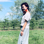 Koszulka Rebeliantka z dwustronnym dekoltem - pudrowy róż