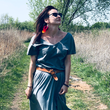 Koszulka Rebeliantka z dwustronnym dekoltem - szara