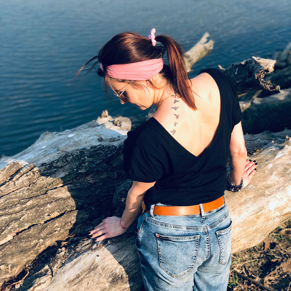 Koszulka Rebeliantka z dwustronnym dekoltem - czarna