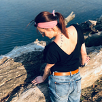 Koszulka Rebeliantka z dwustronnym dekoltem - czarna