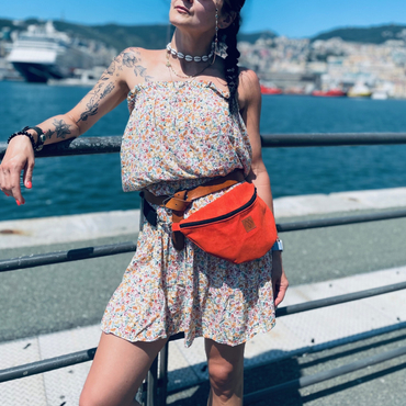 Nerka damska  "Mili Belt Bag M" - miedziana pomarańcza