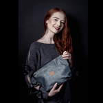 Small women's cork handbag - brown