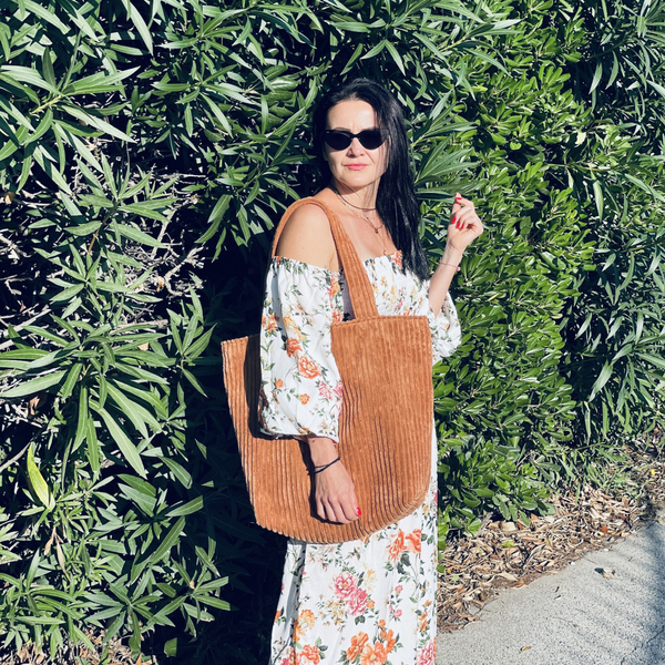 Duża torba ze sztruksu "Mili City Vibes" - miedziany brąz